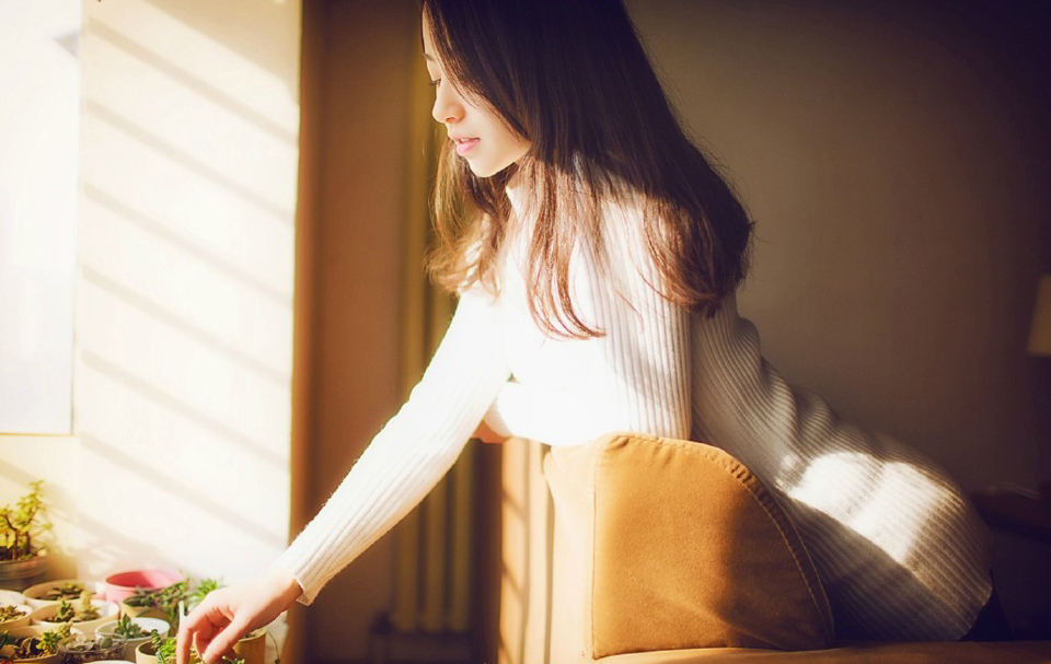 生活是好的，峰回路转，柳暗花明，前面总会有另一番不同的风光。——三毛《送你一匹马》